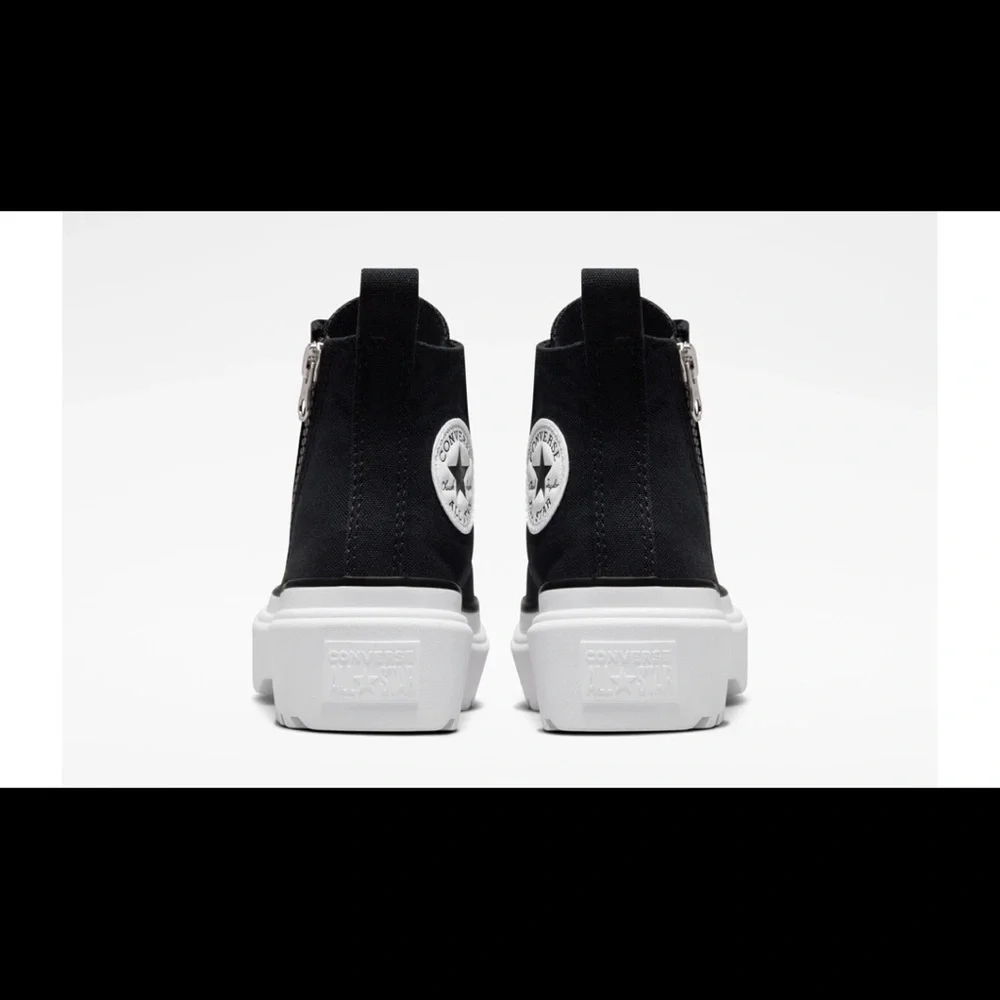 Converse Kids Black and White Platform‎ Sneakers size 5